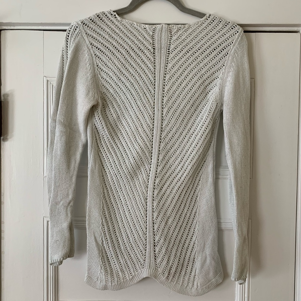 Detailed snow colored sweater